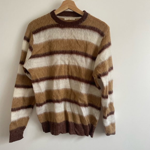 Knit sweater - Picture 1 of 3